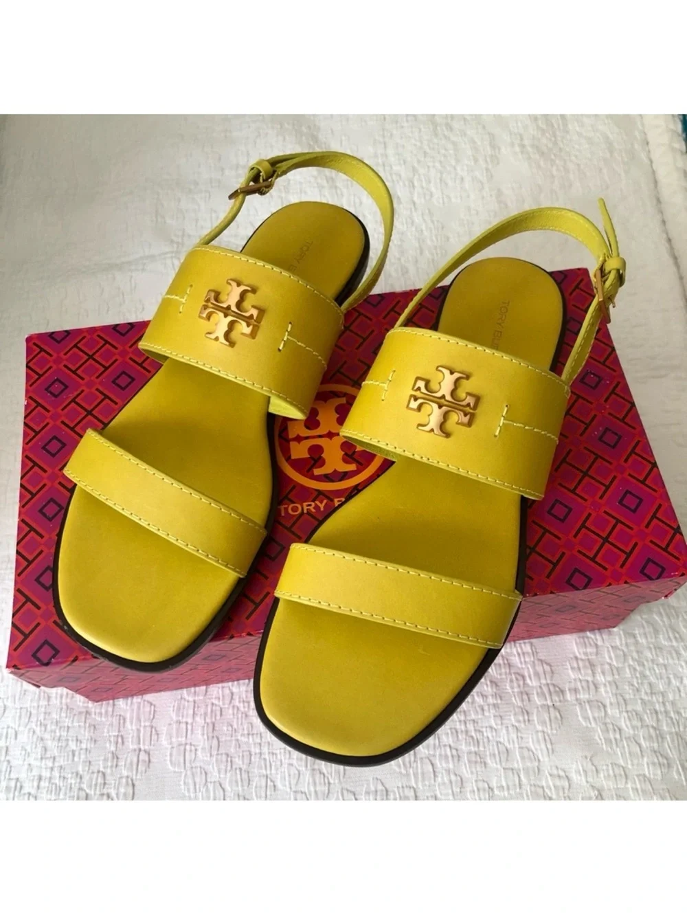 TORY BURCH Mini Everly Back Strap Leather Sandals Island Chartreus 9 NIB - Picture 1 of 5